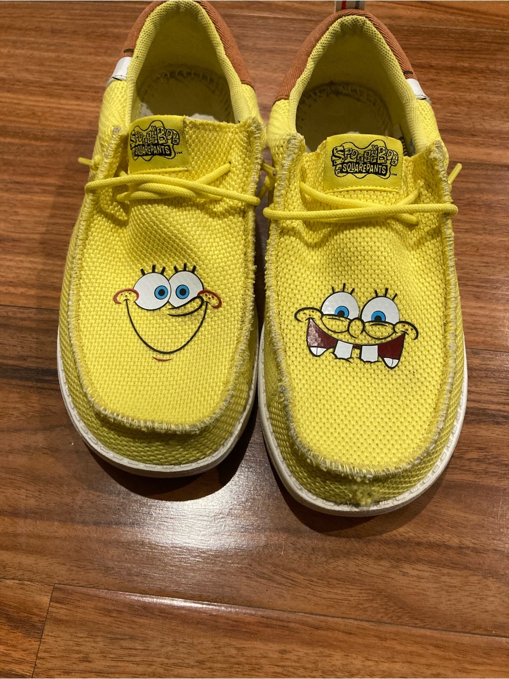 Hey Dude Wally Funk y SpongeBob SquarePants Slip-On Casual Shoes Yellow J6